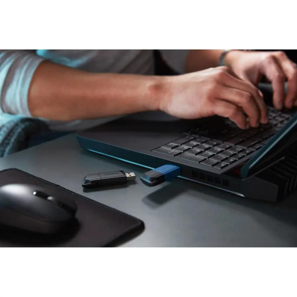 Kingston DataTraveler Exodia M USB Flash Drive | 64GB / 128GB / 256GB | USB 3.2 Gen 1 | Moving Cap