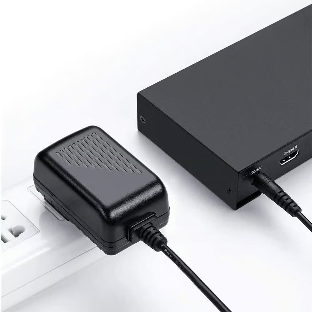 UGREEN 40203 HDMI Amplifier Splitter | 1 In 8 Out, 4K@30Hz, HDMI 1.4, Signal Booster, EU Plug